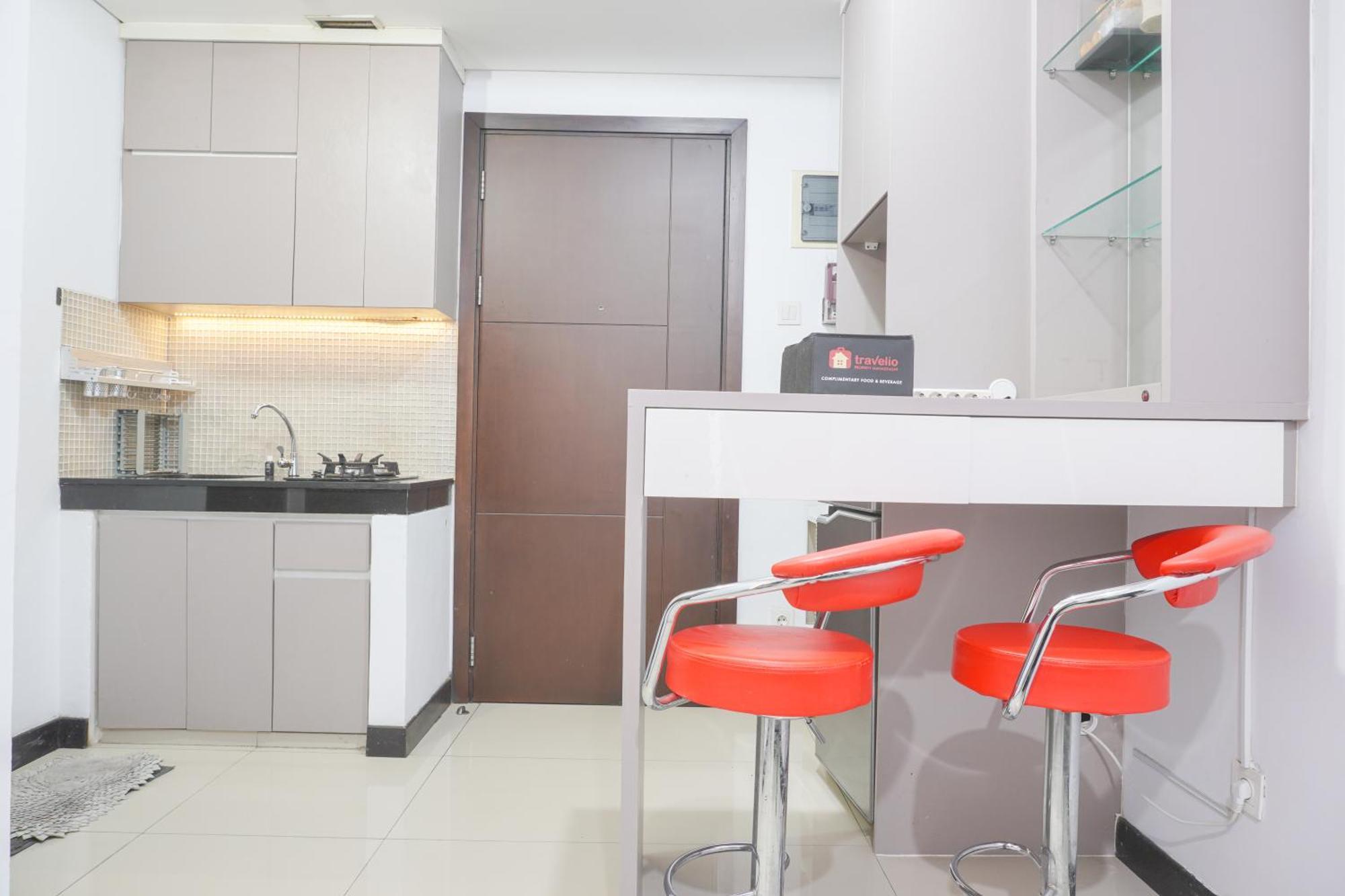 Elegant And Tidy 1br Sky Terrace By Travelio Jakarta