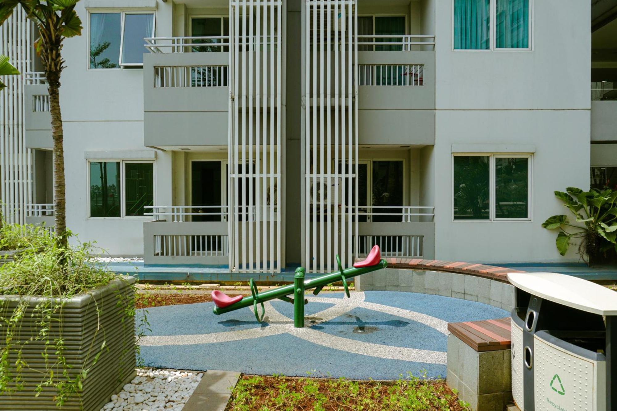 Elegant And Tidy 1br Sky Terrace By Travelio * Jakarta